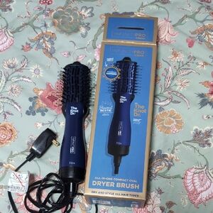 Conair InfinitiPro All-in-one Compact Oval Dryer Brush, Limited Edition Sapphire